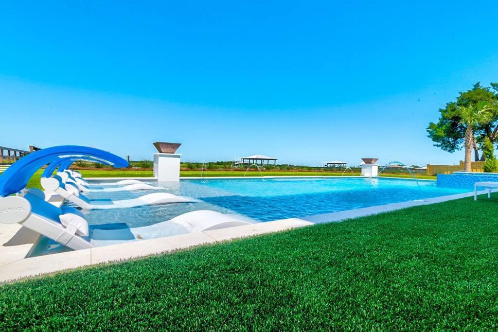 New Waterfront Home With Deep Water Dock Isle of Palms Exterior foto