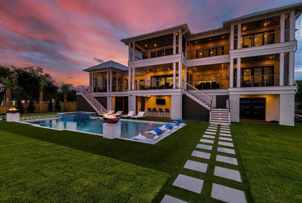 New Waterfront Home With Deep Water Dock Isle of Palms Exterior foto