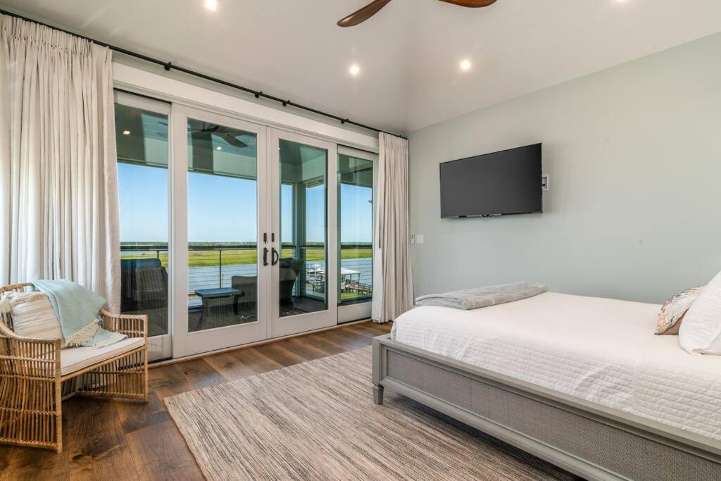 New Waterfront Home With Deep Water Dock Isle of Palms Exterior foto